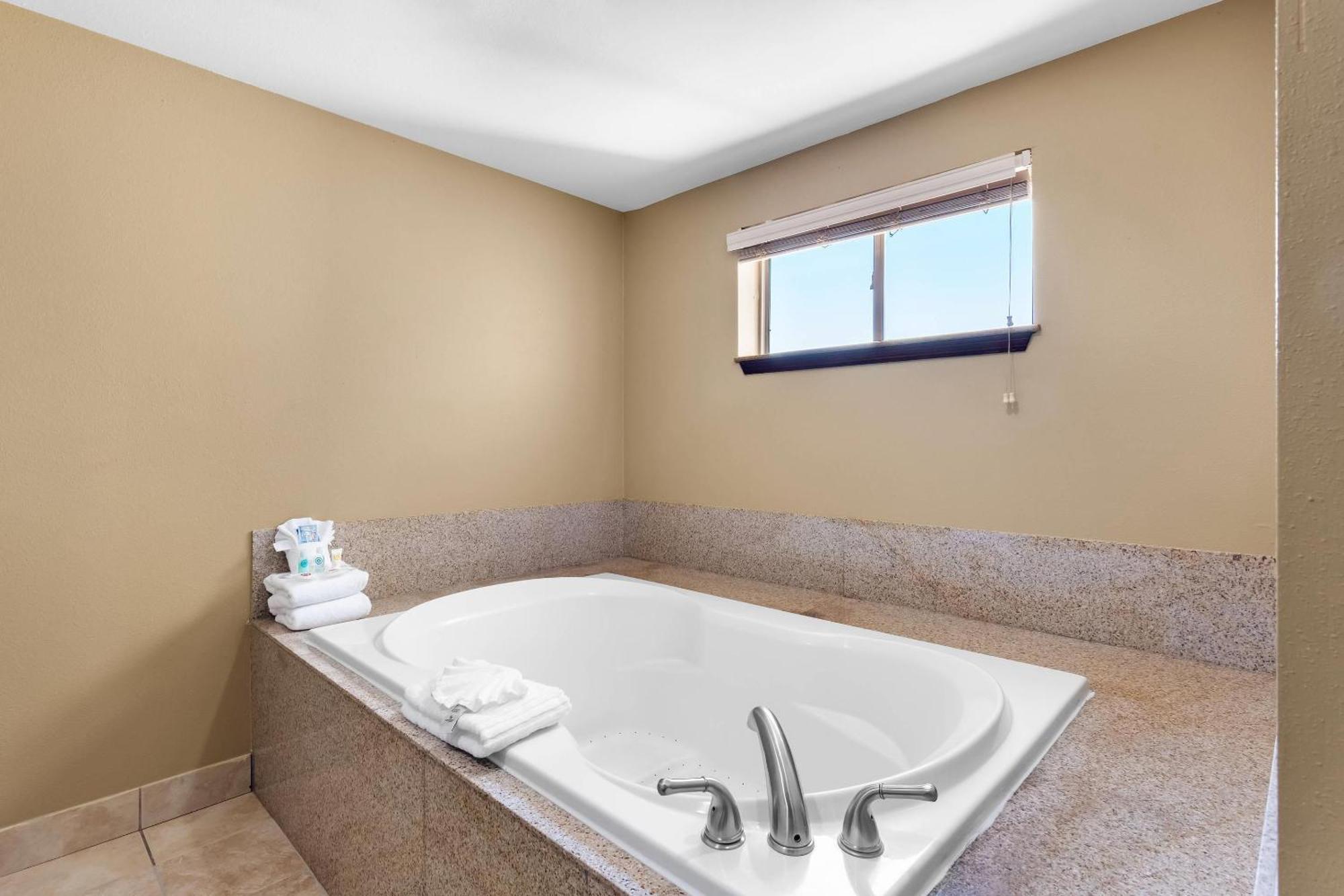 Comfort Suites Yukon - Sw Oklahoma City מראה חיצוני תמונה