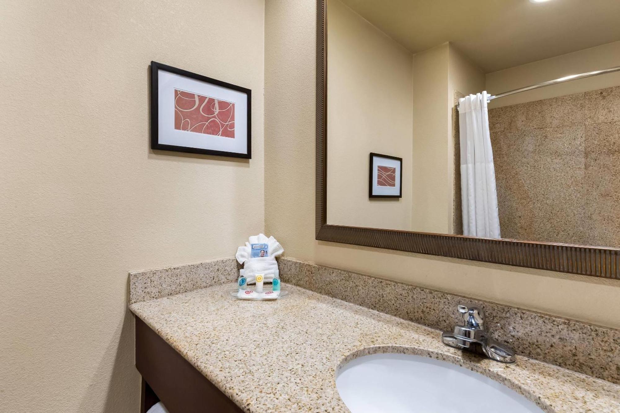 Comfort Suites Yukon - Sw Oklahoma City מראה חיצוני תמונה